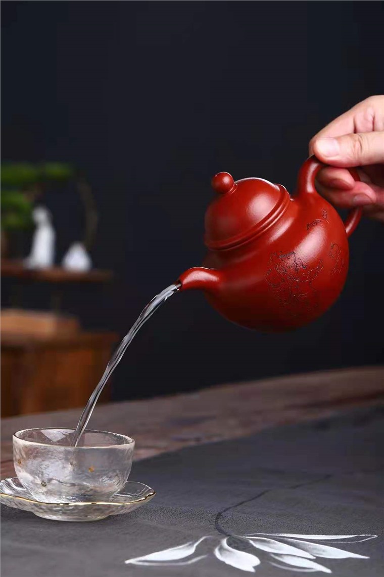 冯杏华作品 掇球