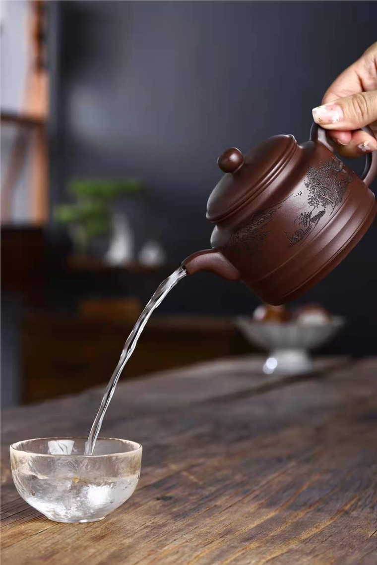 吴严佳作品 双线德钟