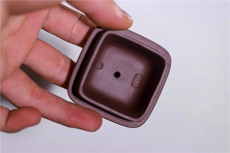 范微琴作品 四方孤菱图片