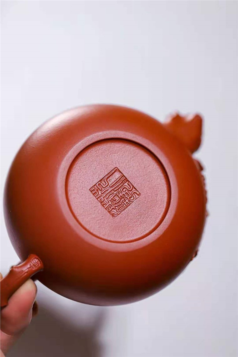 范微琴作品 松鼠葡萄图片