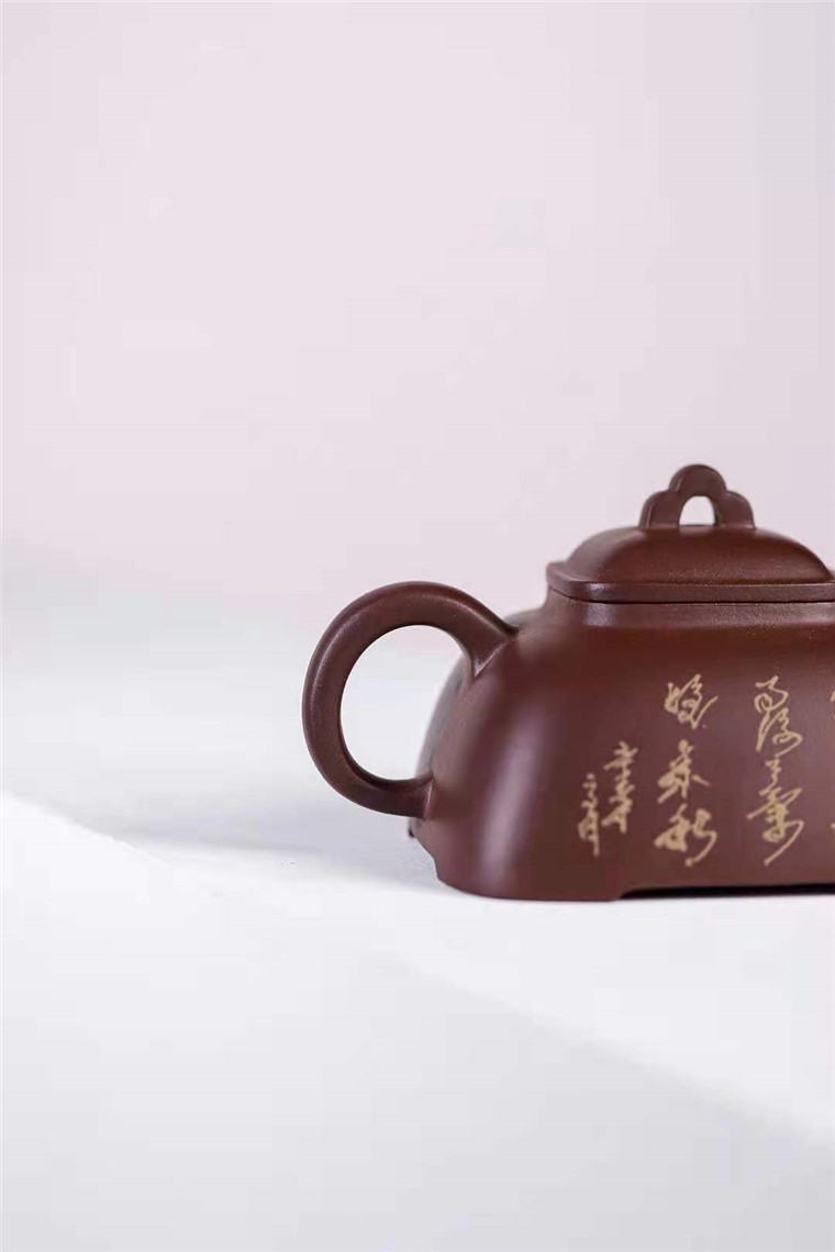 范微琴作品 四方孤菱图片