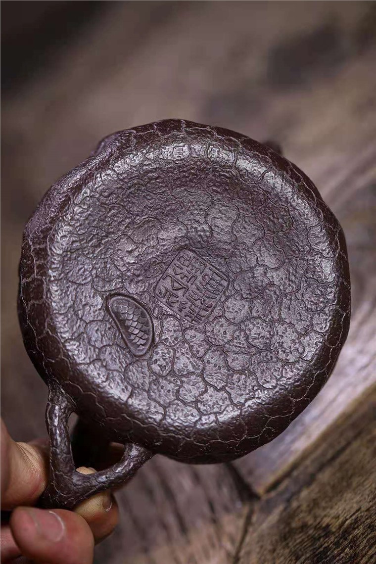 王岳龄作品 双龙供春