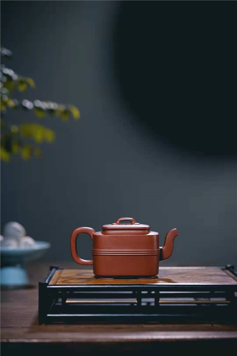 范微琴作品 汉韵壶图片