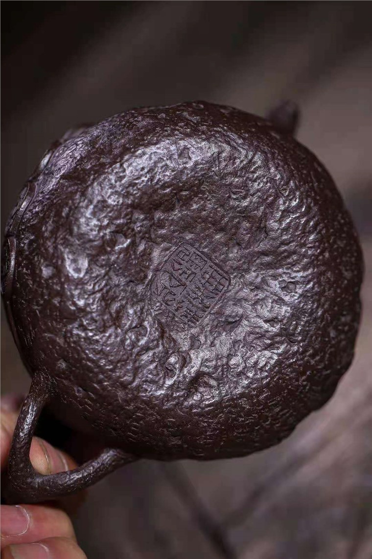 王岳龄作品 金蟾供春