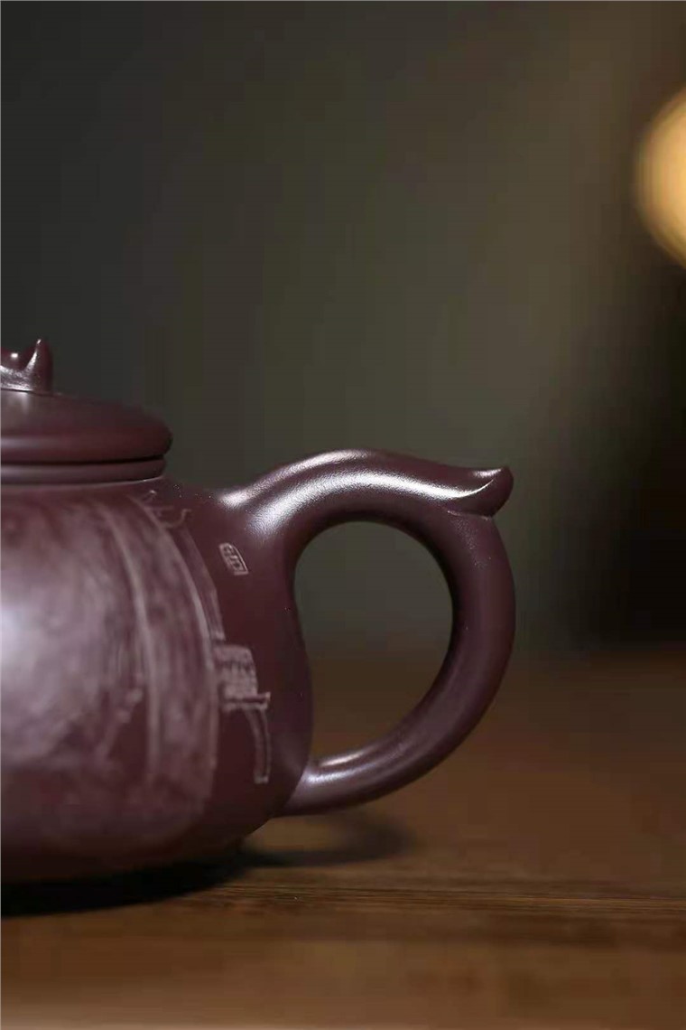 王芳作品 远观壶图片
