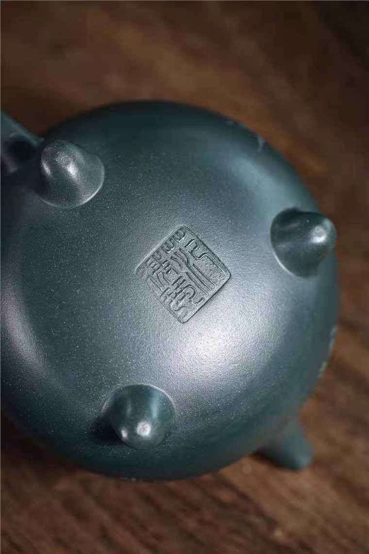 范微琴作品 三足石瓢