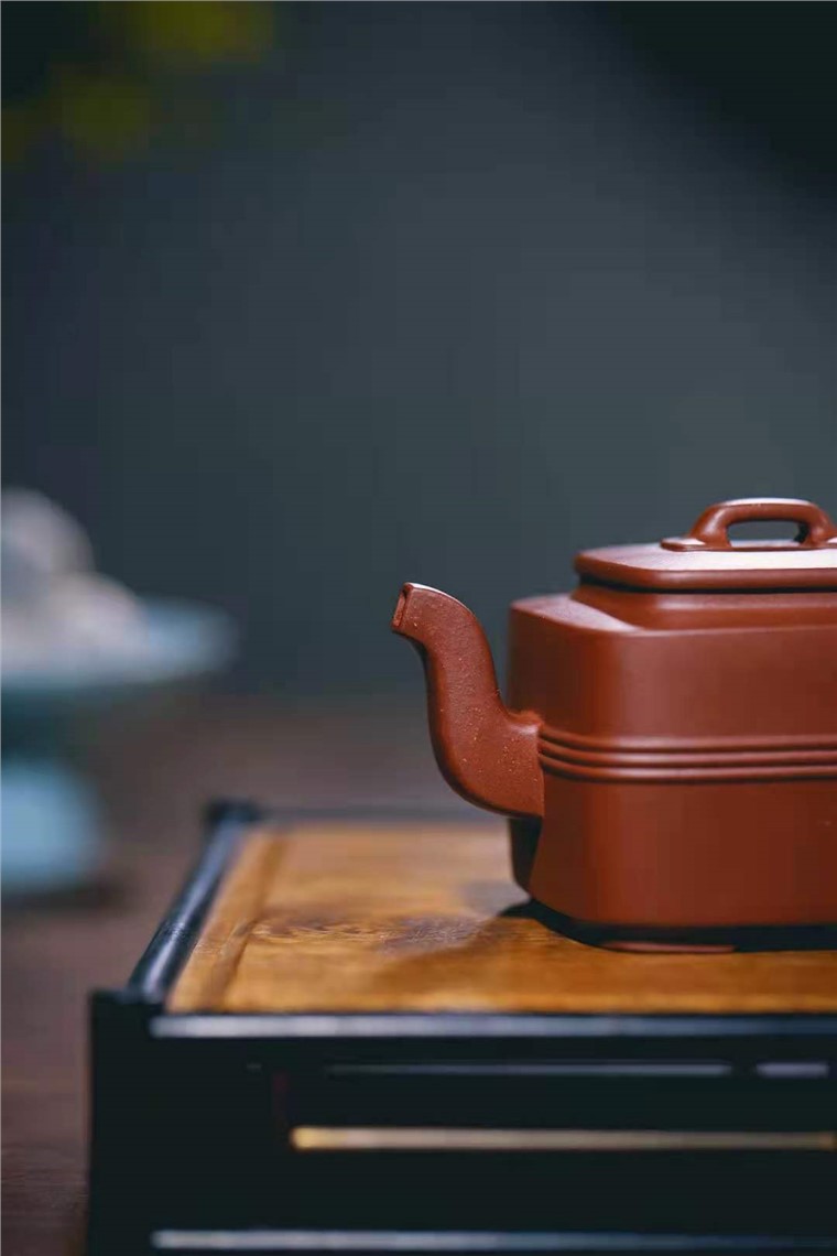 范微琴作品 汉韵壶图片