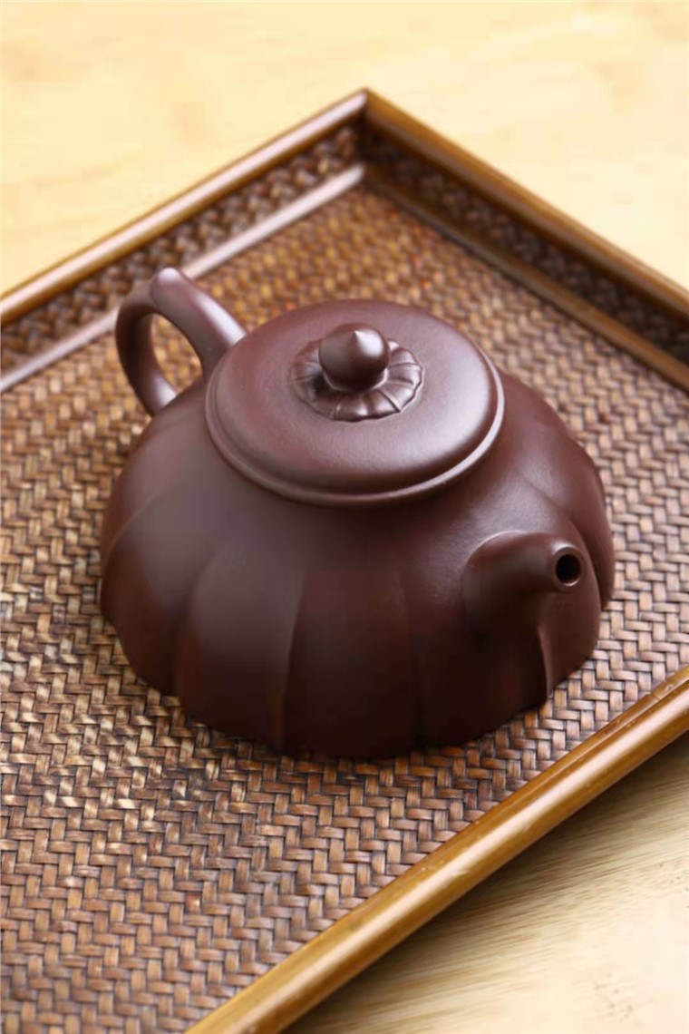 黄丽萍作品 裙带菱花图片