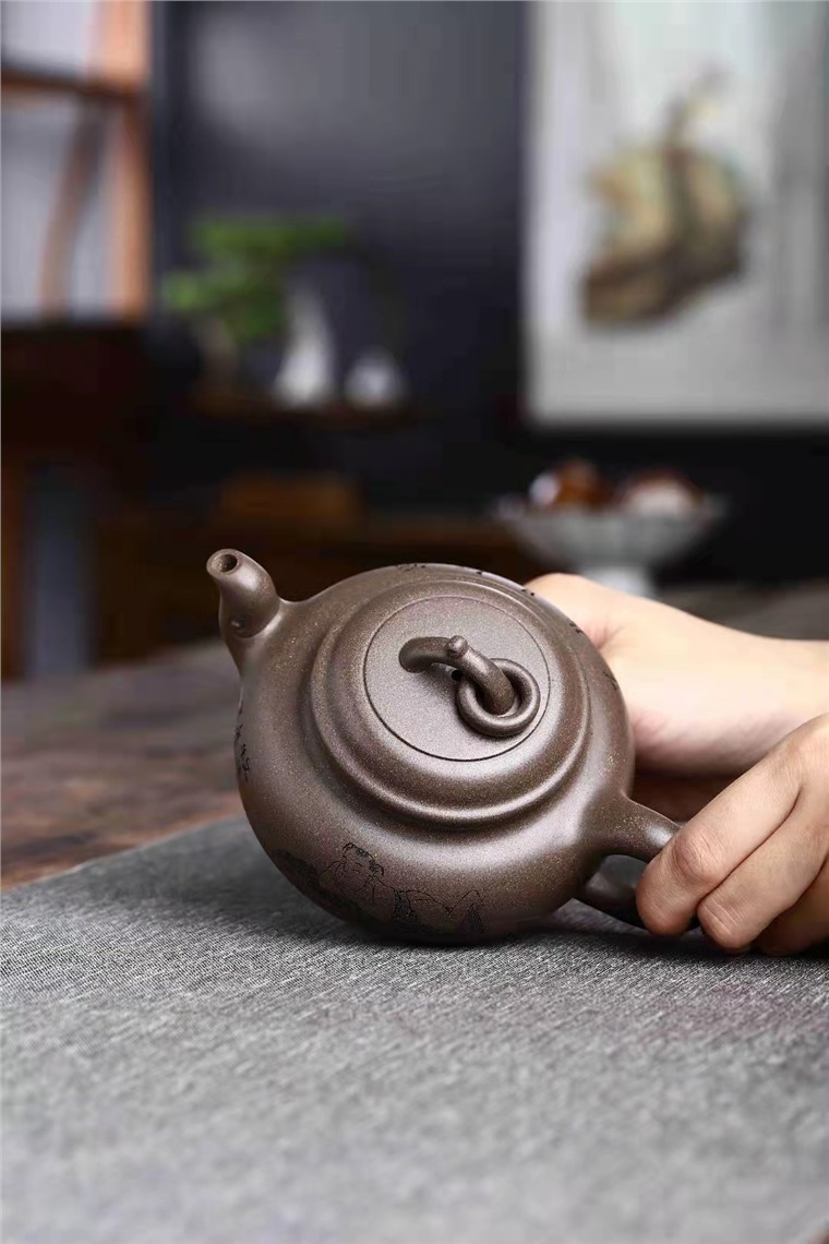 何其仙作品 三足宝炉图片