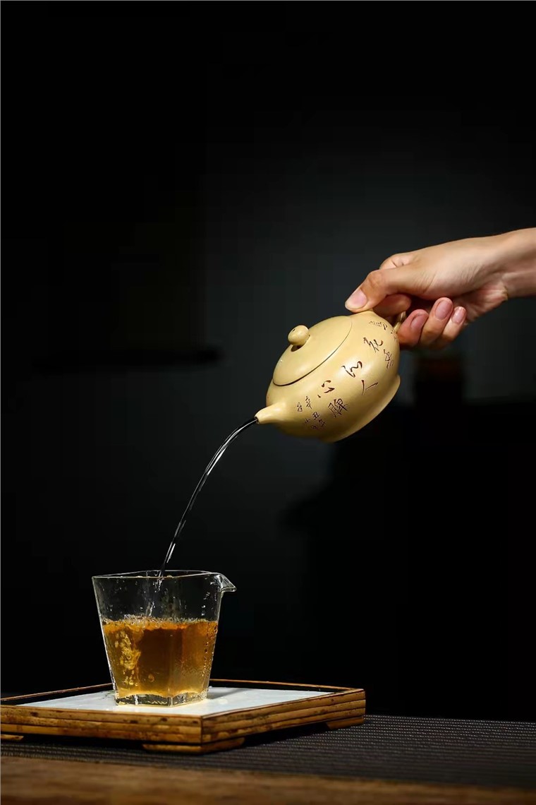 王凤盘作品 婉灯