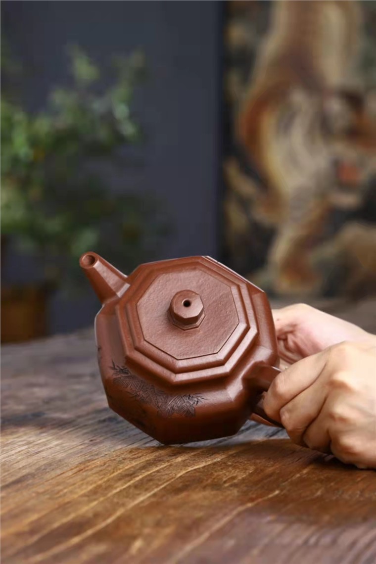谈燕飞作品 六方德钟图片