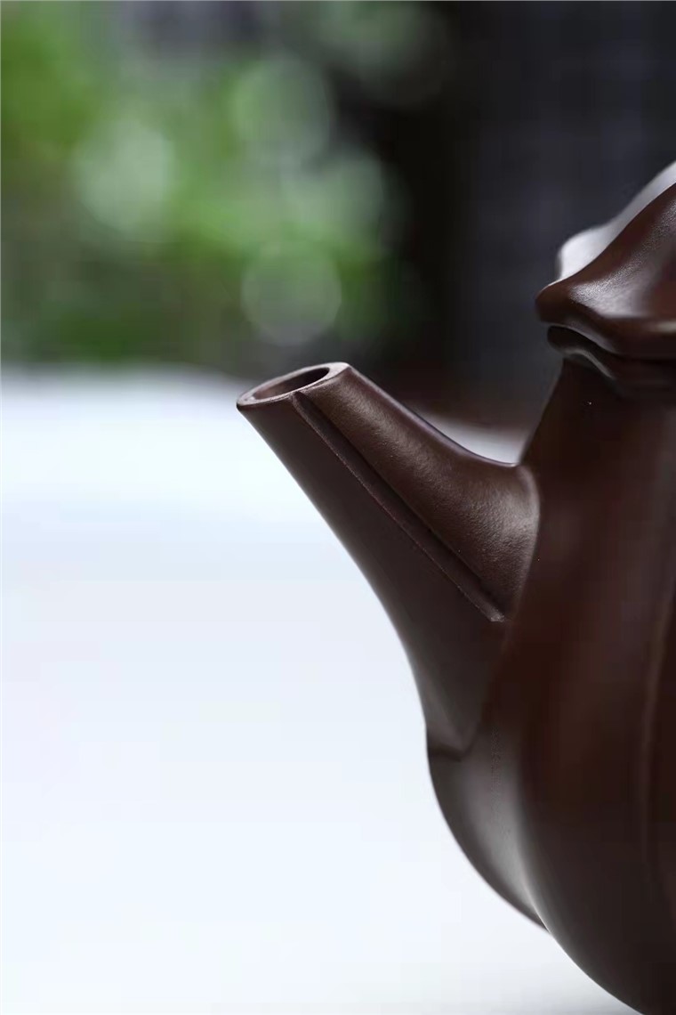 何其仙作品 菱花潘壶图片
