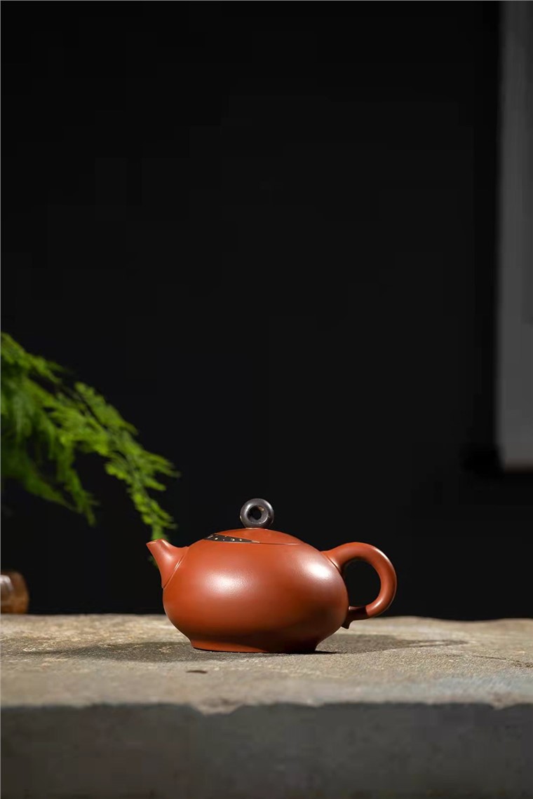 范微琴作品 月影壶图片