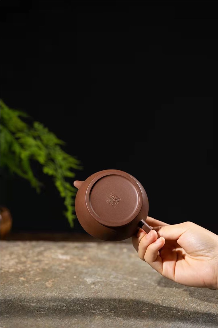 范微琴作品 茶香壶