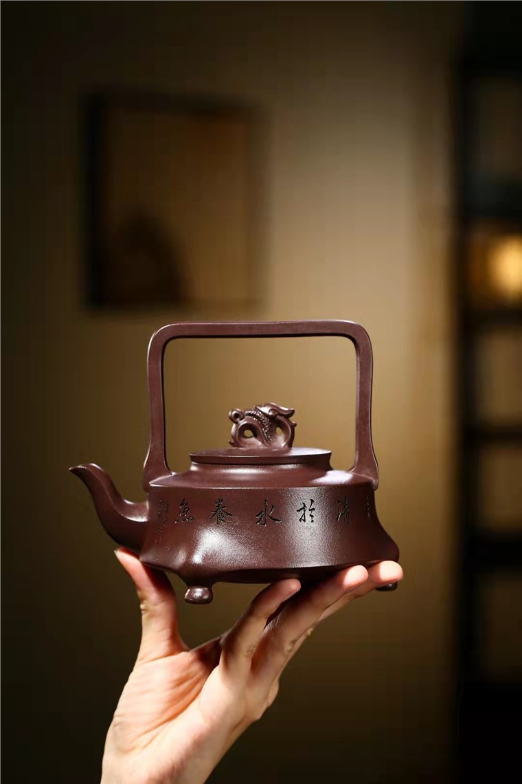 王凤盘作品 龙泽提梁图片