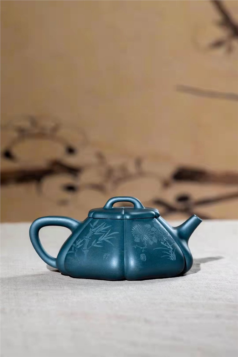 范微琴作品 菱花石瓢图片