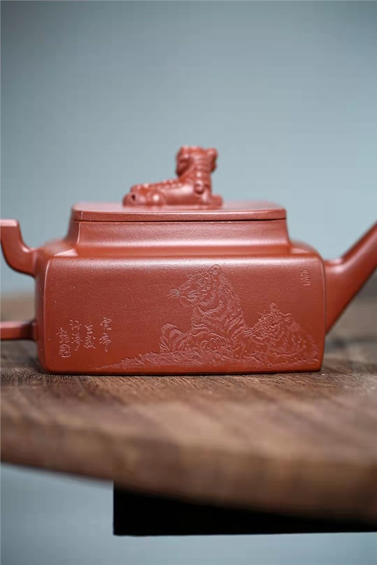 范微琴作品 镇山虎图片