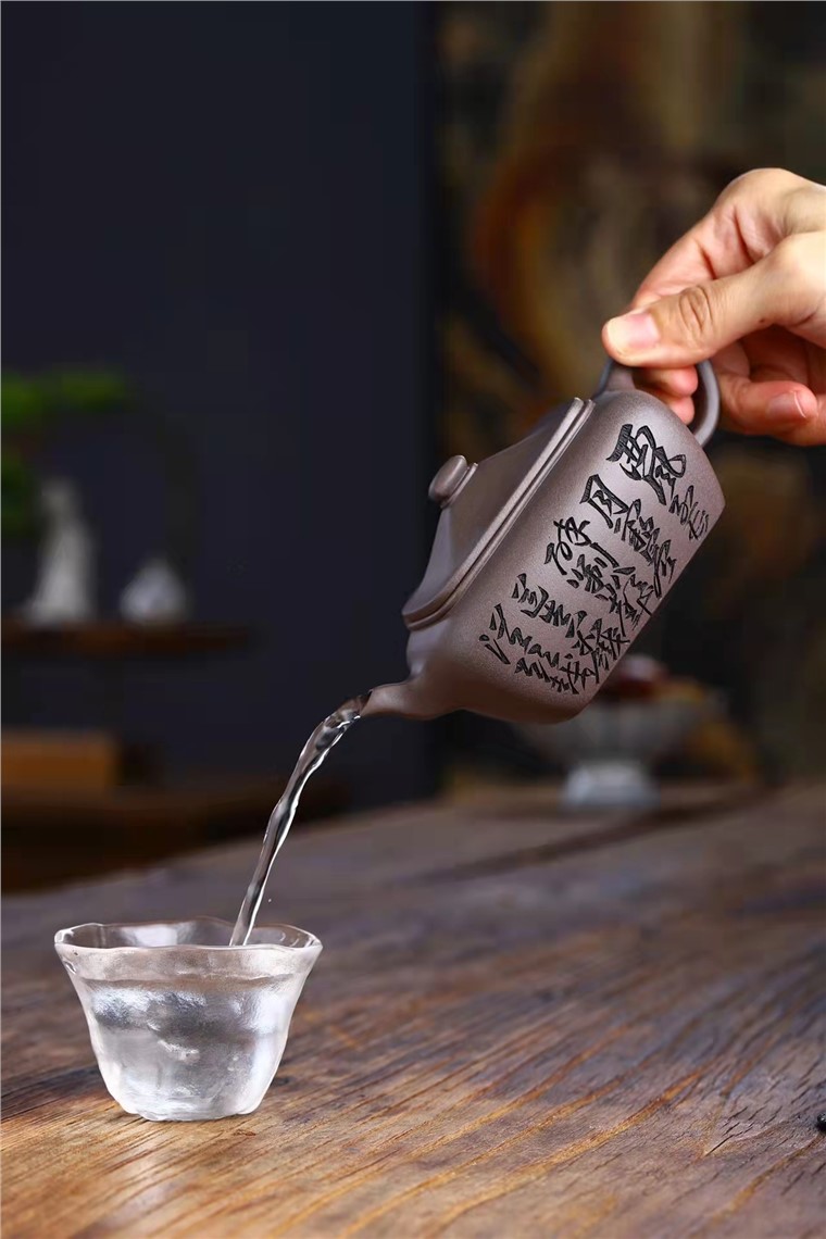 许爱华作品 笠帽