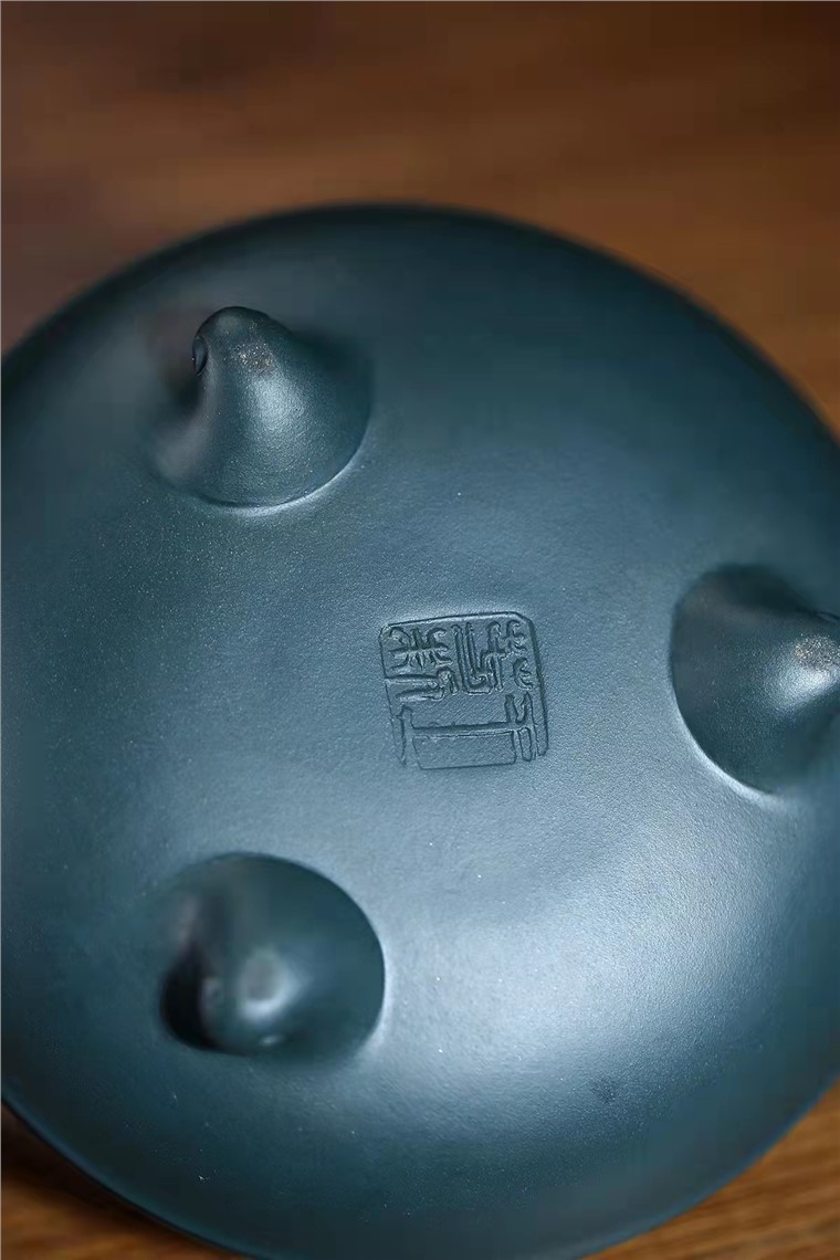 王芳作品 祥和壶