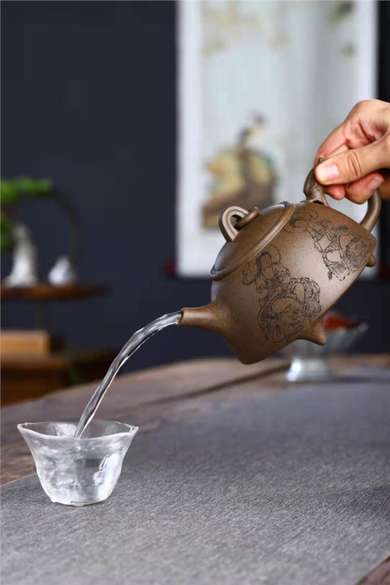 冯杏华作品 环龙三足