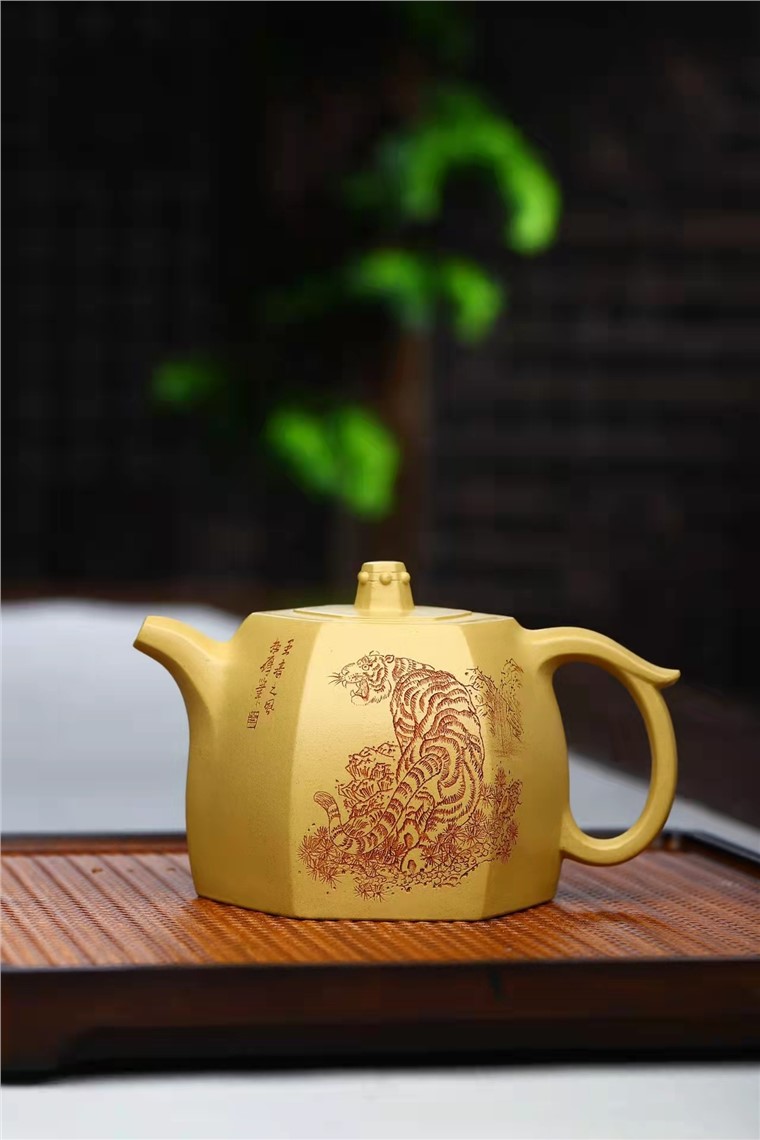 谈燕飞作品 六方宝铎图片