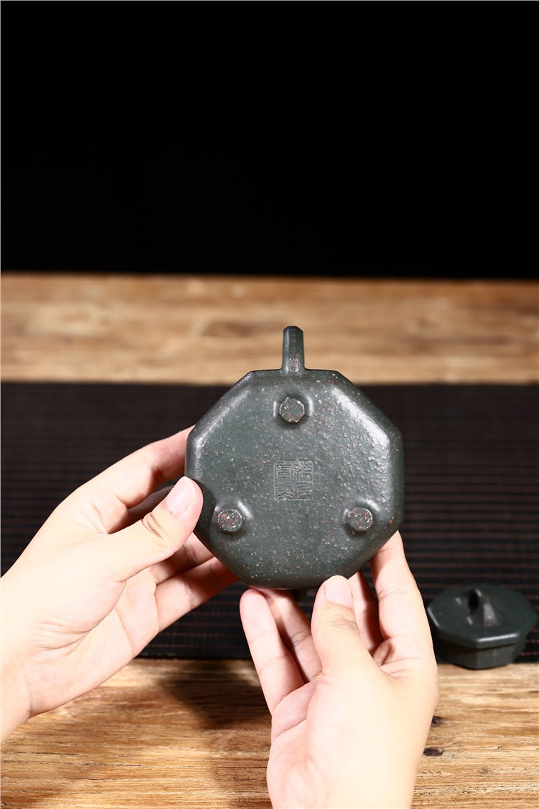 范乃军作品 八方石瓢