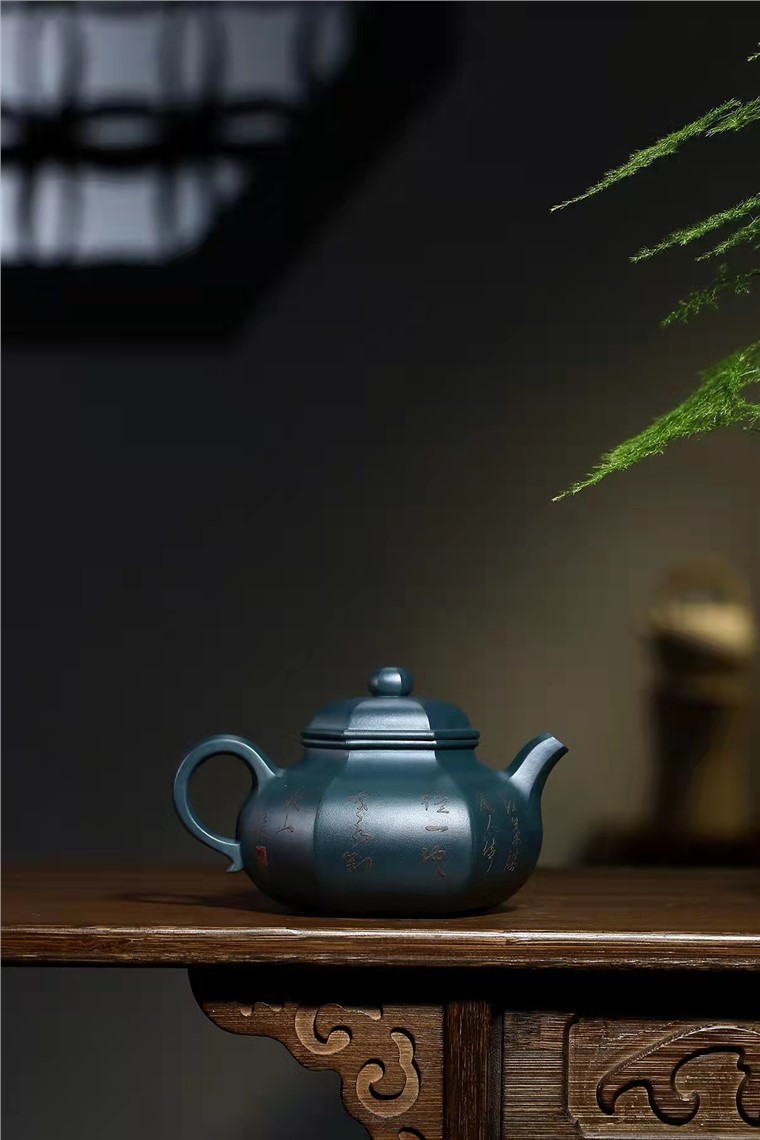 王芳作品 六方容天图片