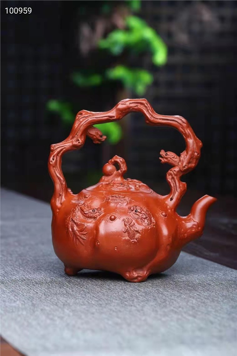 鲍宜明作品 九龙至尊图片