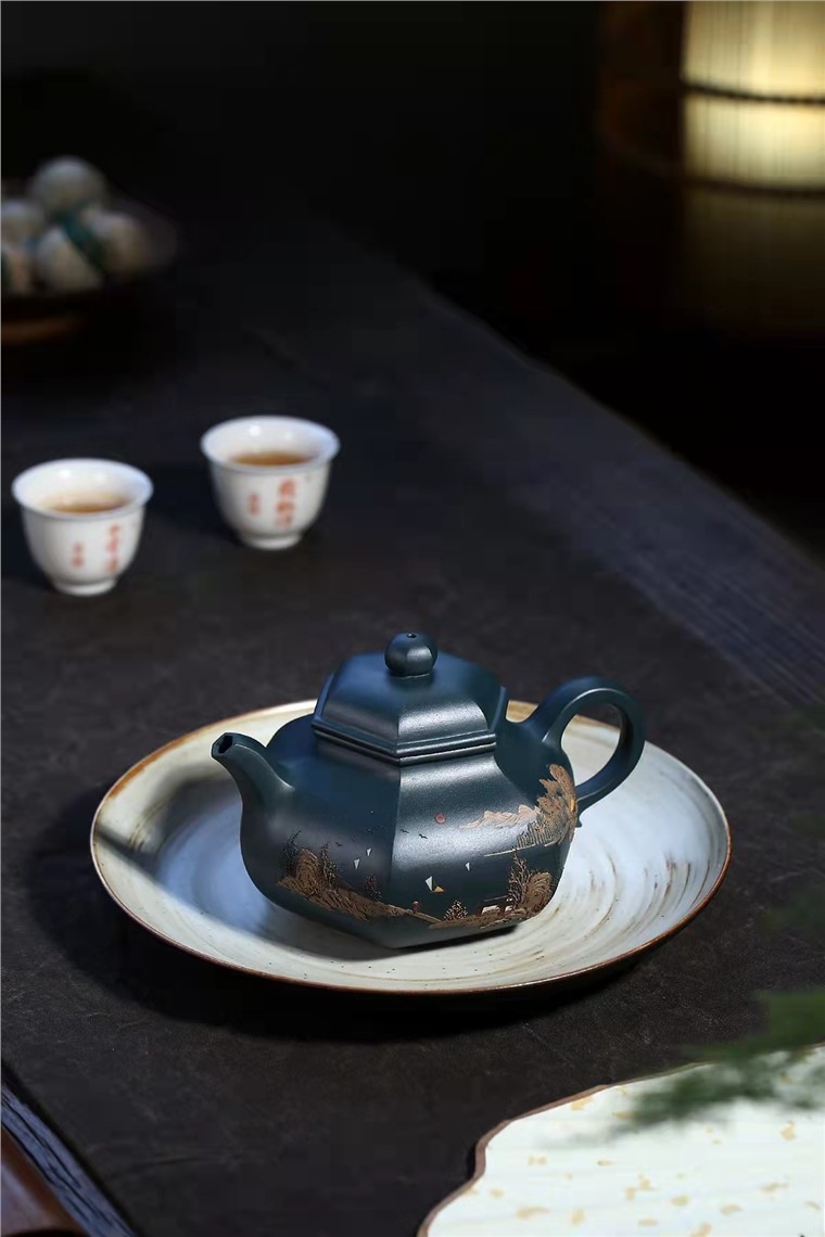 王芳作品 六方容天图片