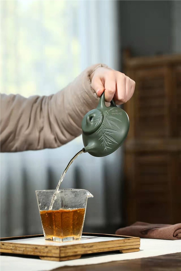 杨军保作品 劲竹石瓢