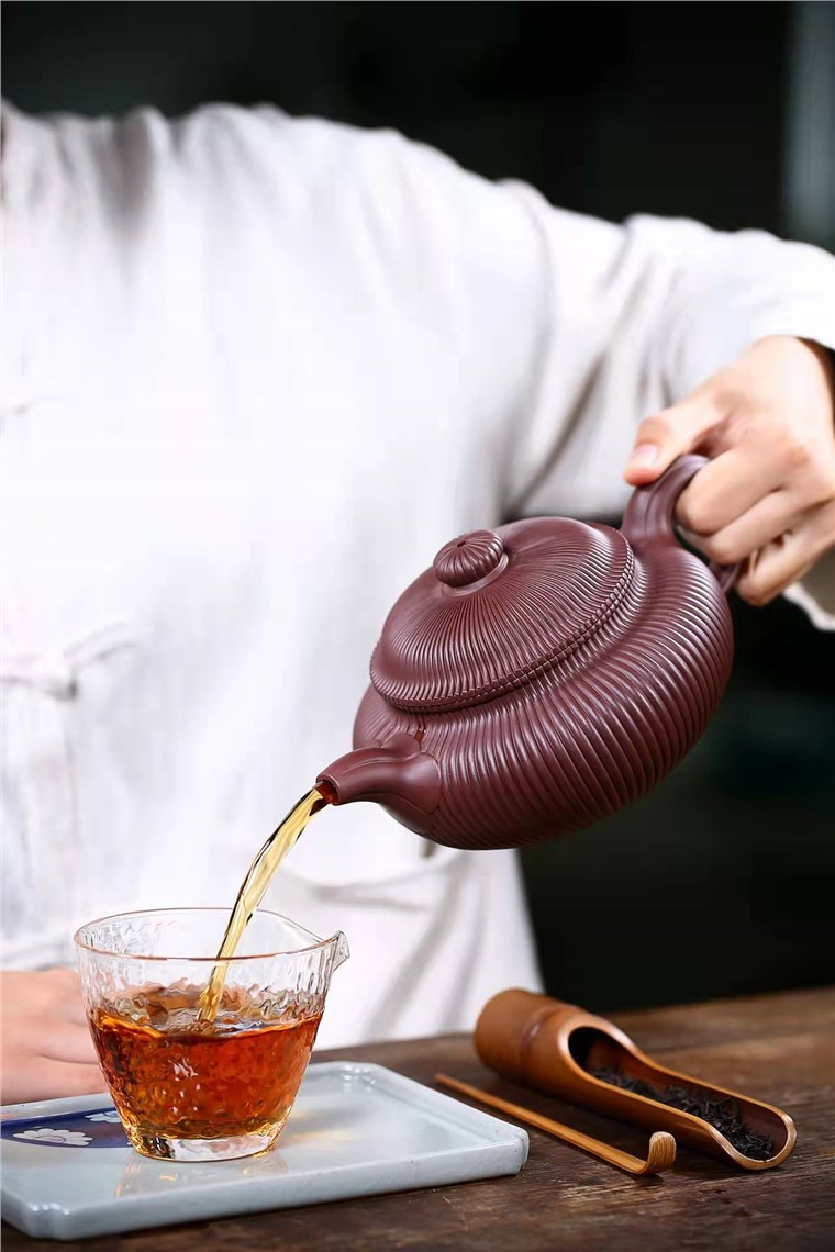 张伟军作品 英雄大仿古壶