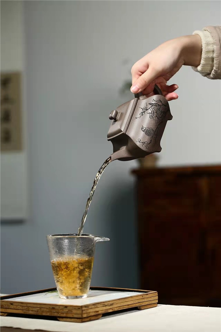 蒋爱英作品 四方明炉