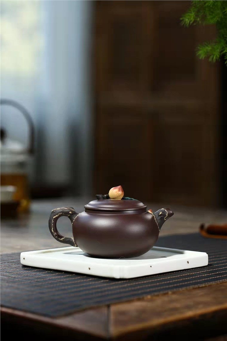 蒋爱英作品 寿桃壶图片
