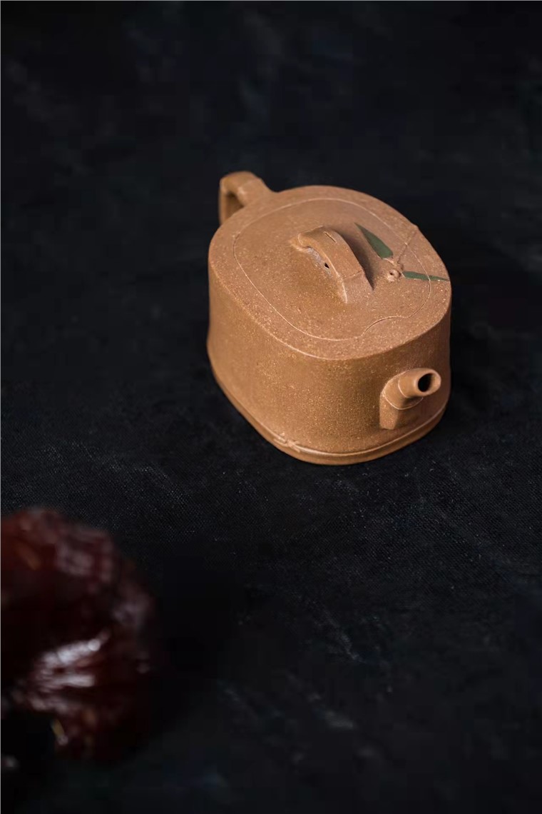 方勤平作品 椭圆竹节壶图片