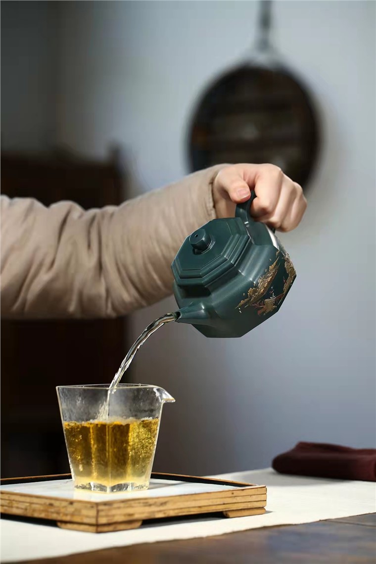 蒋爱英作品 八方德钟