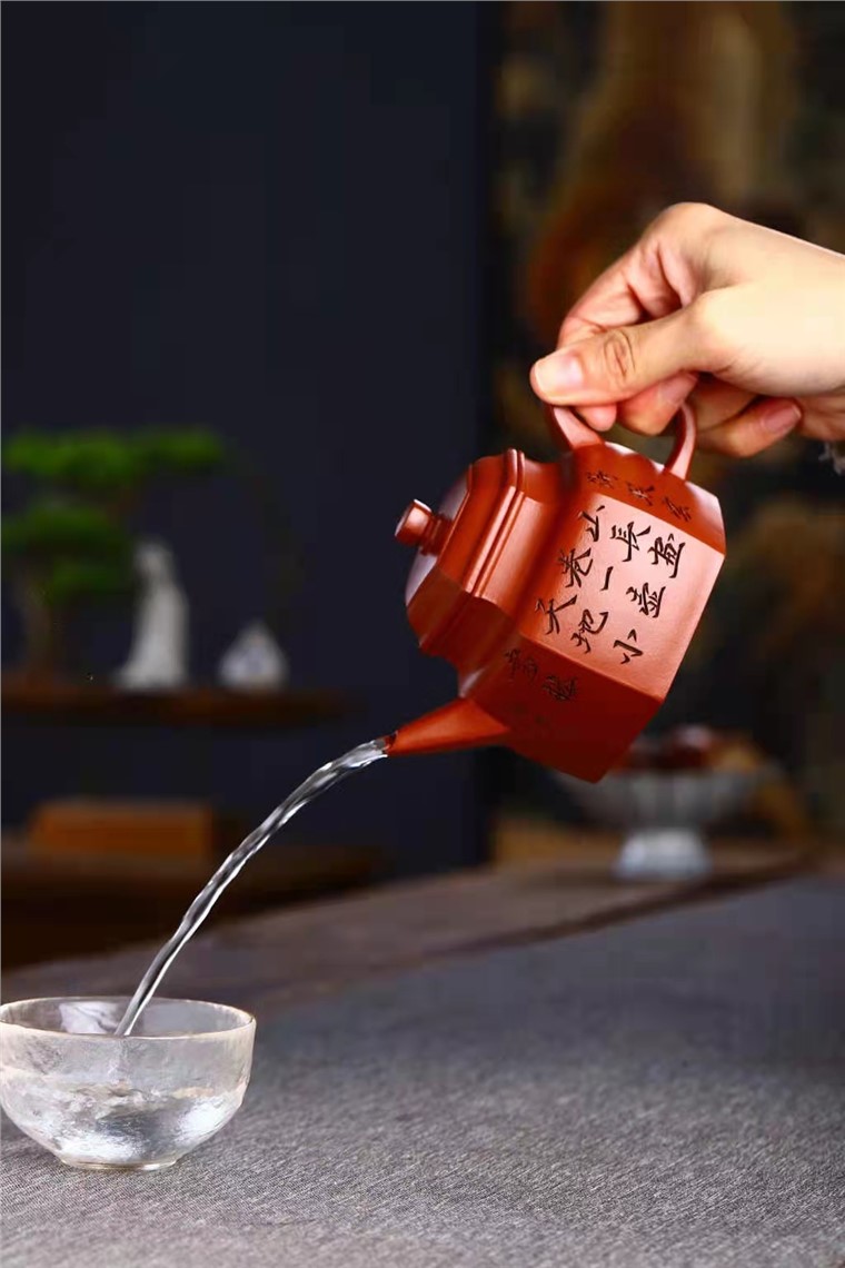 朱峰作品 六方德钟