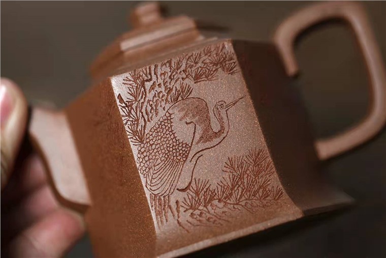 范微琴作品 六方金钟图片
