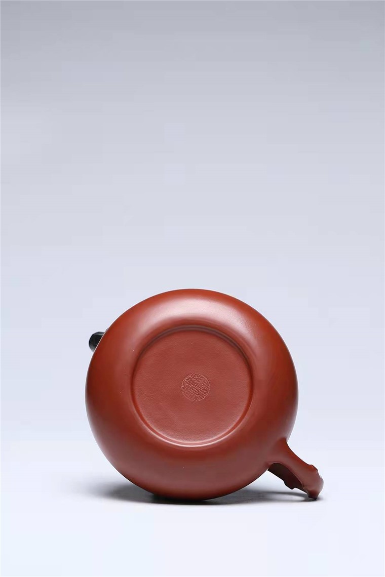 王桂芬作品 松鼠葡萄