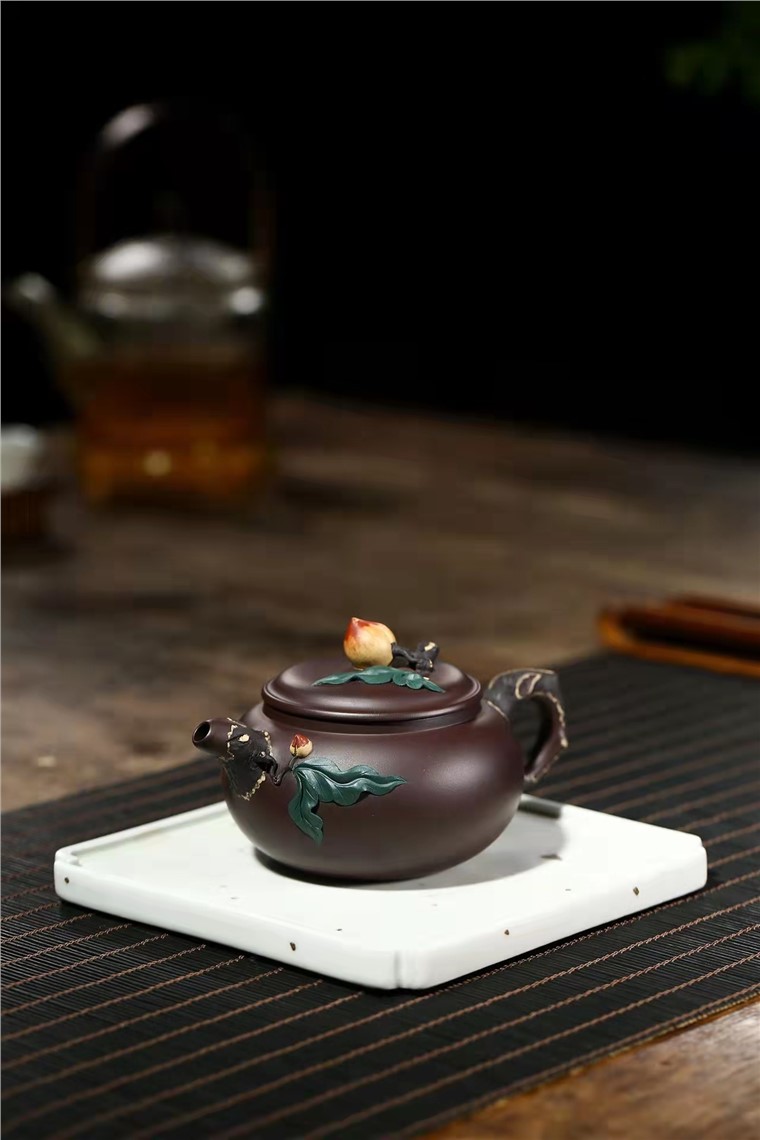 蒋爱英作品 寿桃壶图片