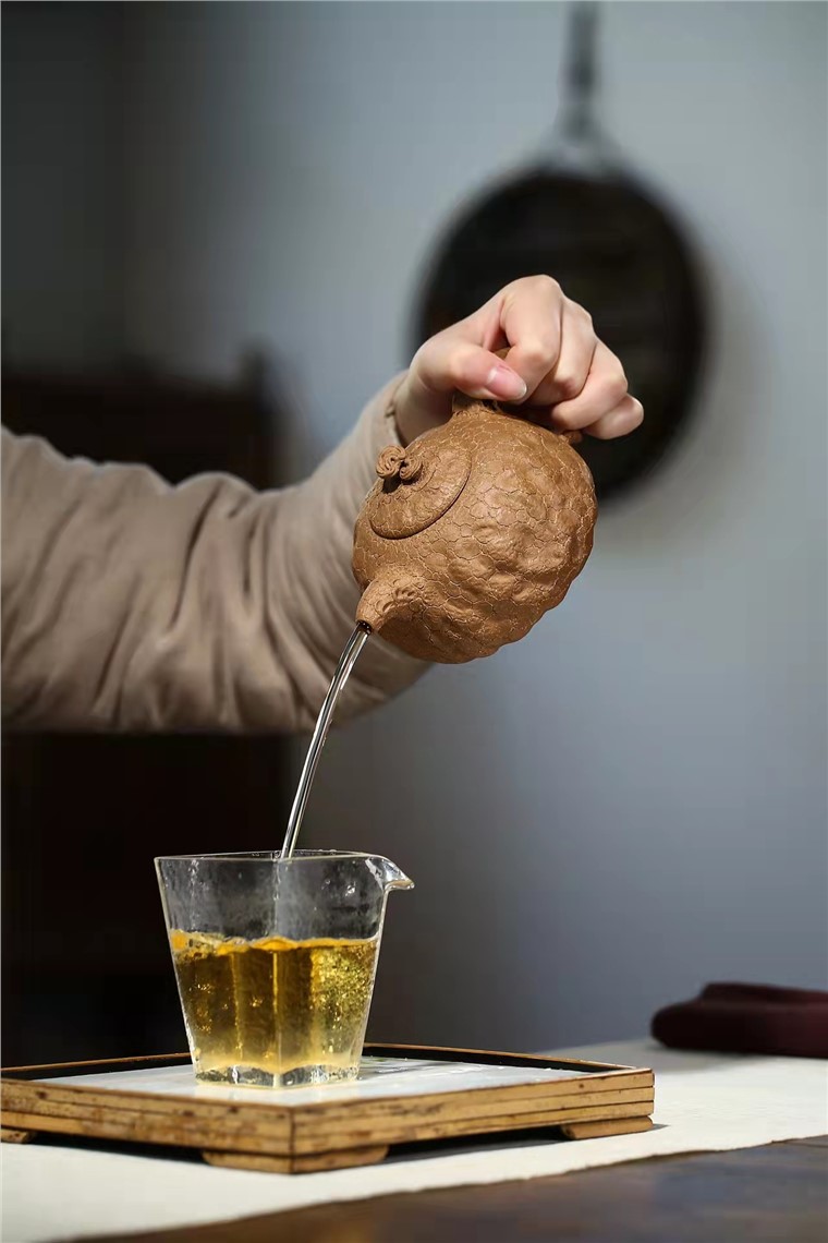 蒋爱英作品 灵芝供春