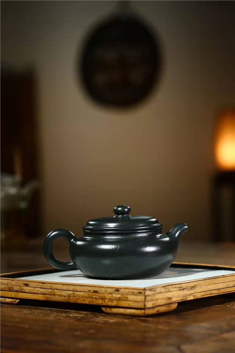 彭玉兰作品 大口扁腹图片