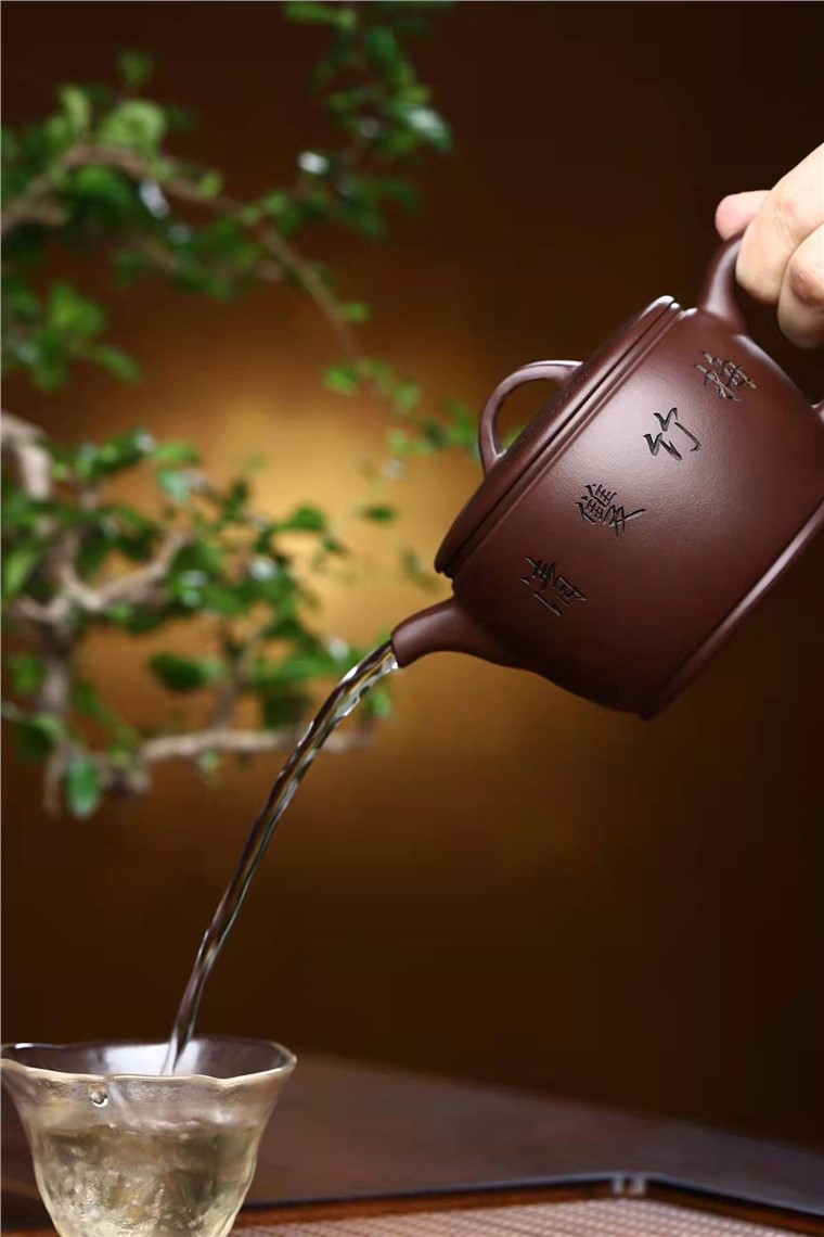 钱俊良作品 大口汉瓦