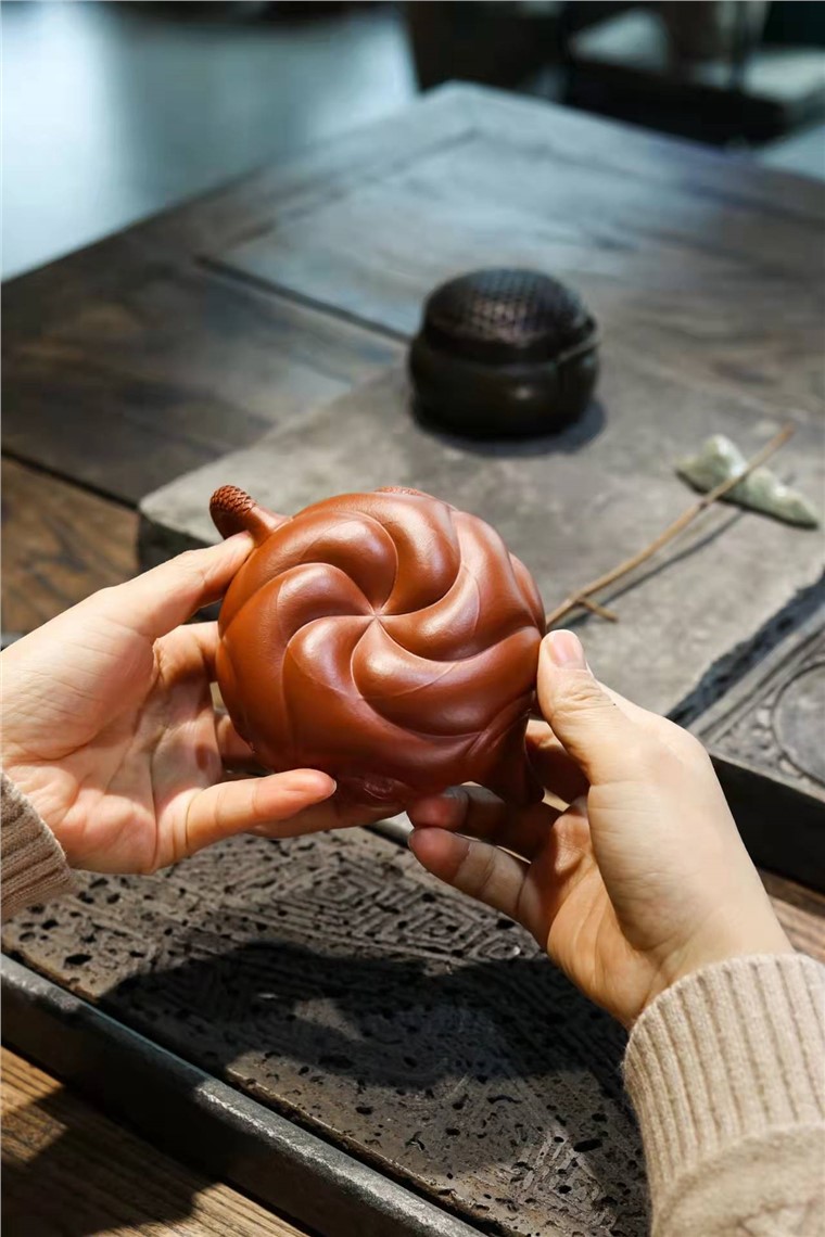 刘素素作品 鱼化龙