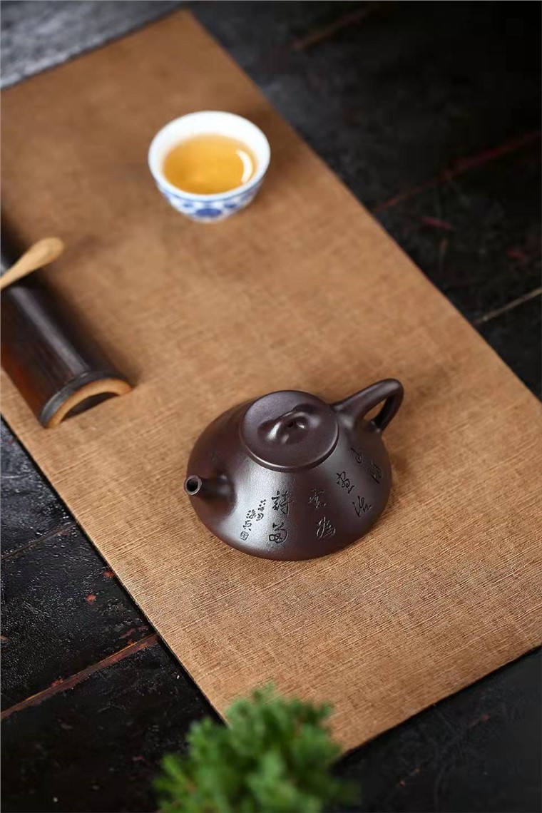 吴静作品 纳瓢图片