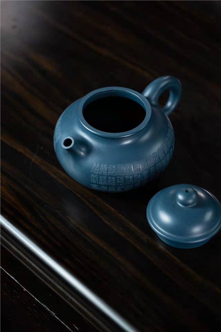 陈菲菲作品 容天图片