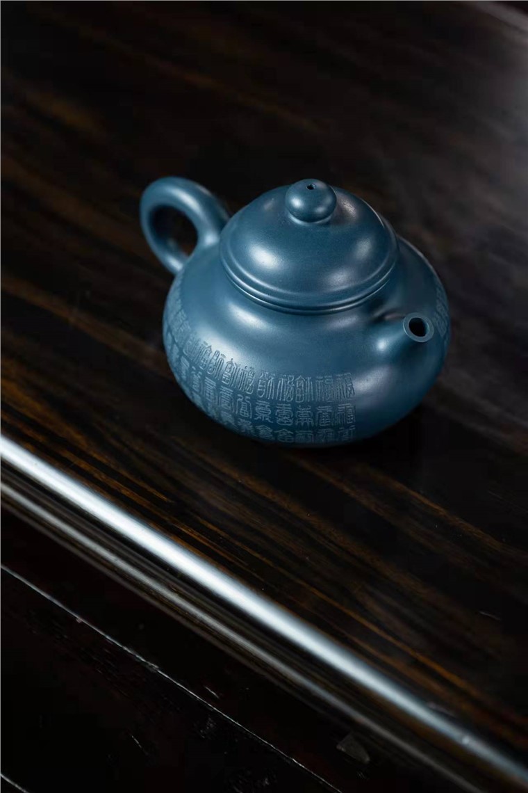 陈菲菲作品 容天图片