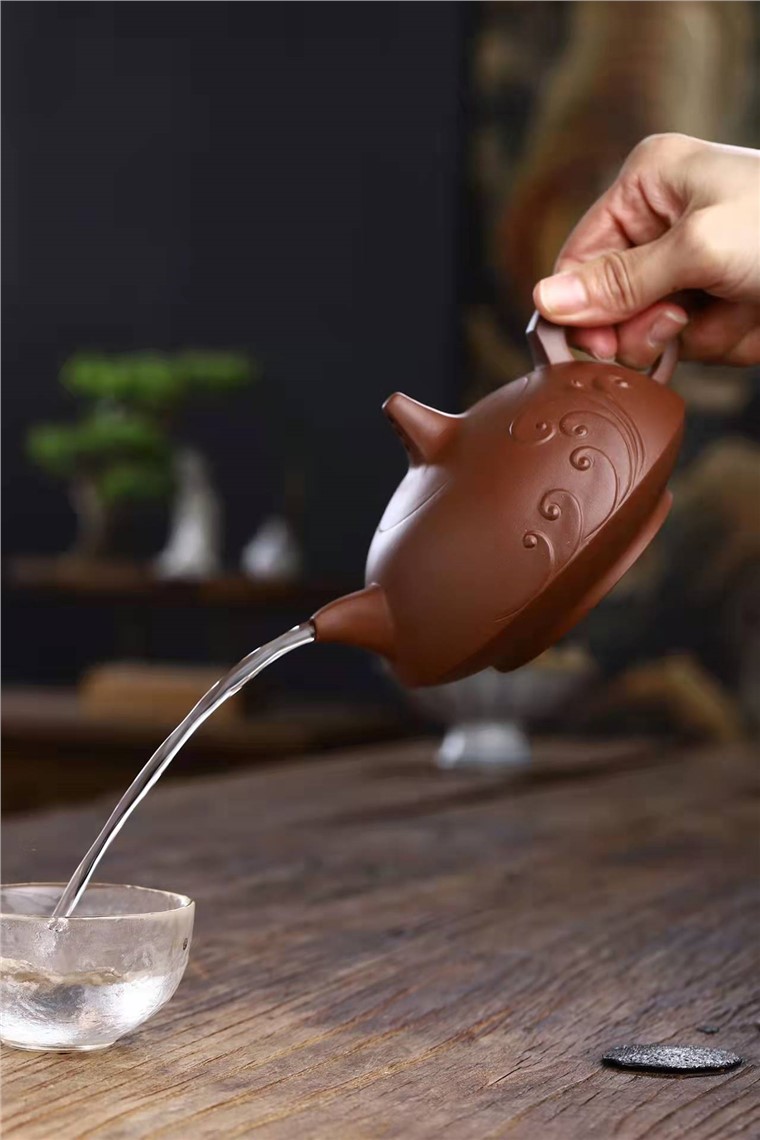 史志洪作品 玉柱