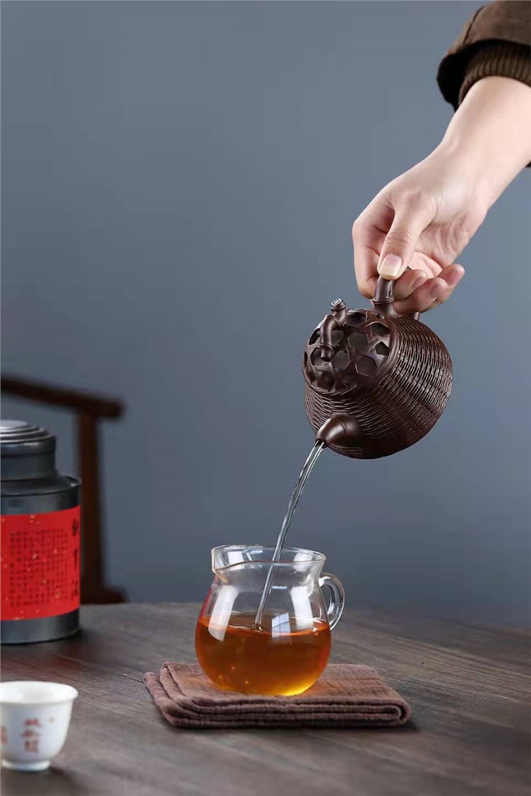 吴静作品 渔乐潘壶