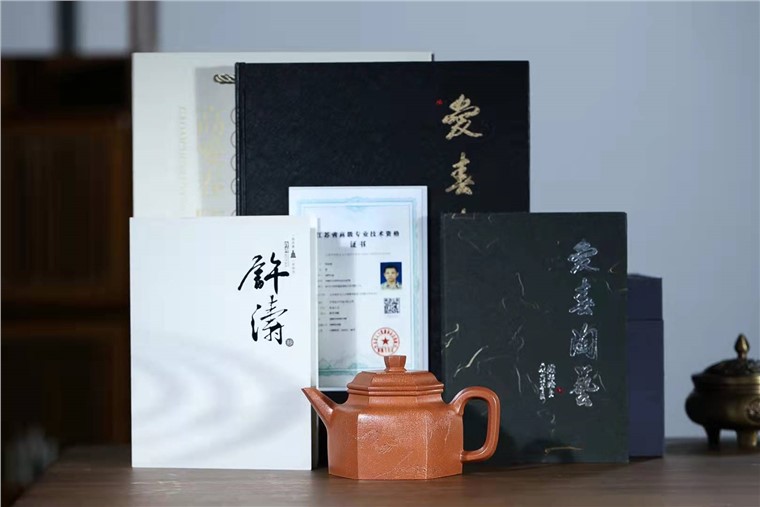 高爱春作品 六方德钟图片