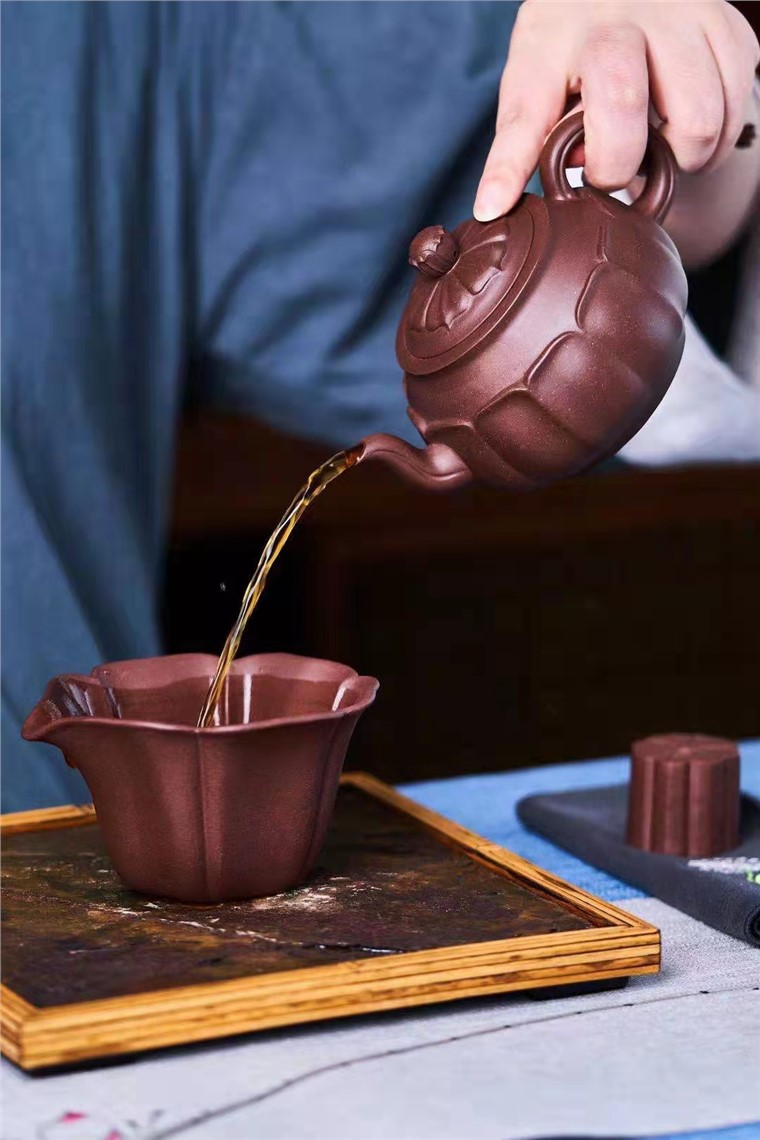 蒋荣生作品 宝莲